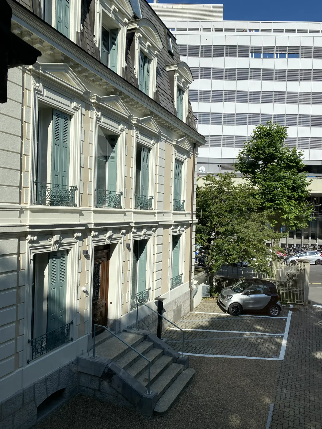 Façade de Yomeeting, Av. Auguste-Tissot 2 à Lausanne, à 5 min de la gare